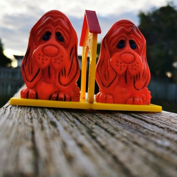 Vintage JSNY Plastic Anthropomorphic  Orange Hound Dog Salt and Pepper - Picture 13 of 16